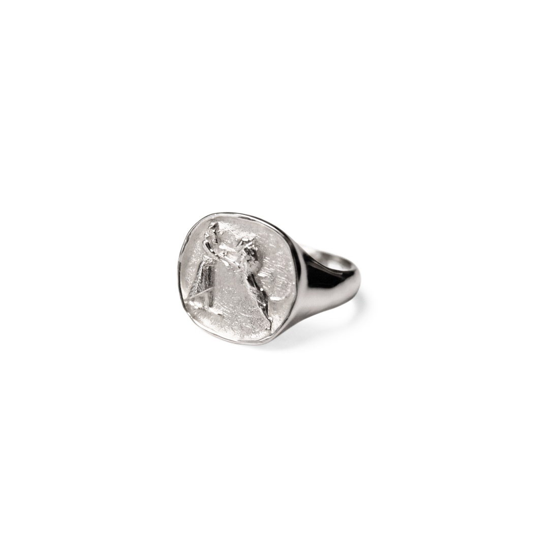 Royal hunt silver ring angle