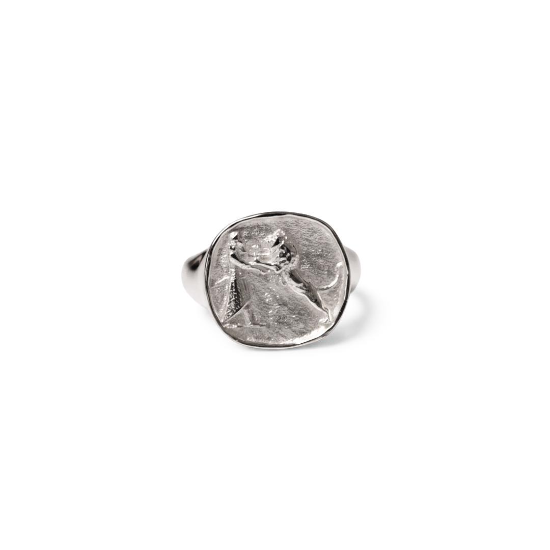 Royal hunt silver ring front